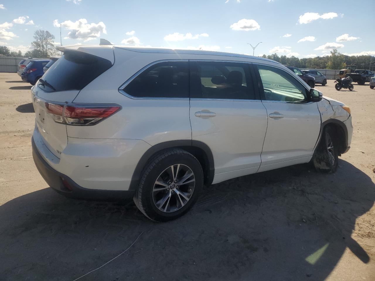 Lot #2928616816 2016 TOYOTA HIGHLANDER