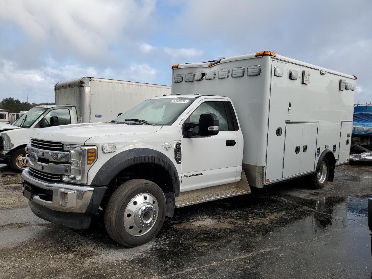 Lot #3003420116 2019 FORD F550 SUPER