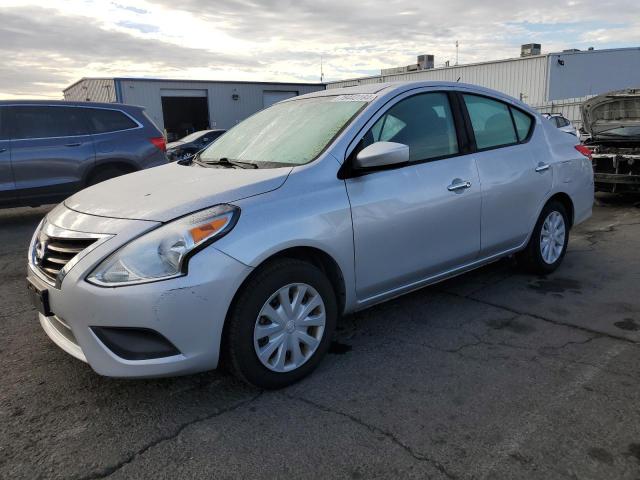 VIN 3N1CN7AP3JL807137 2018 NISSAN VERSA no.1