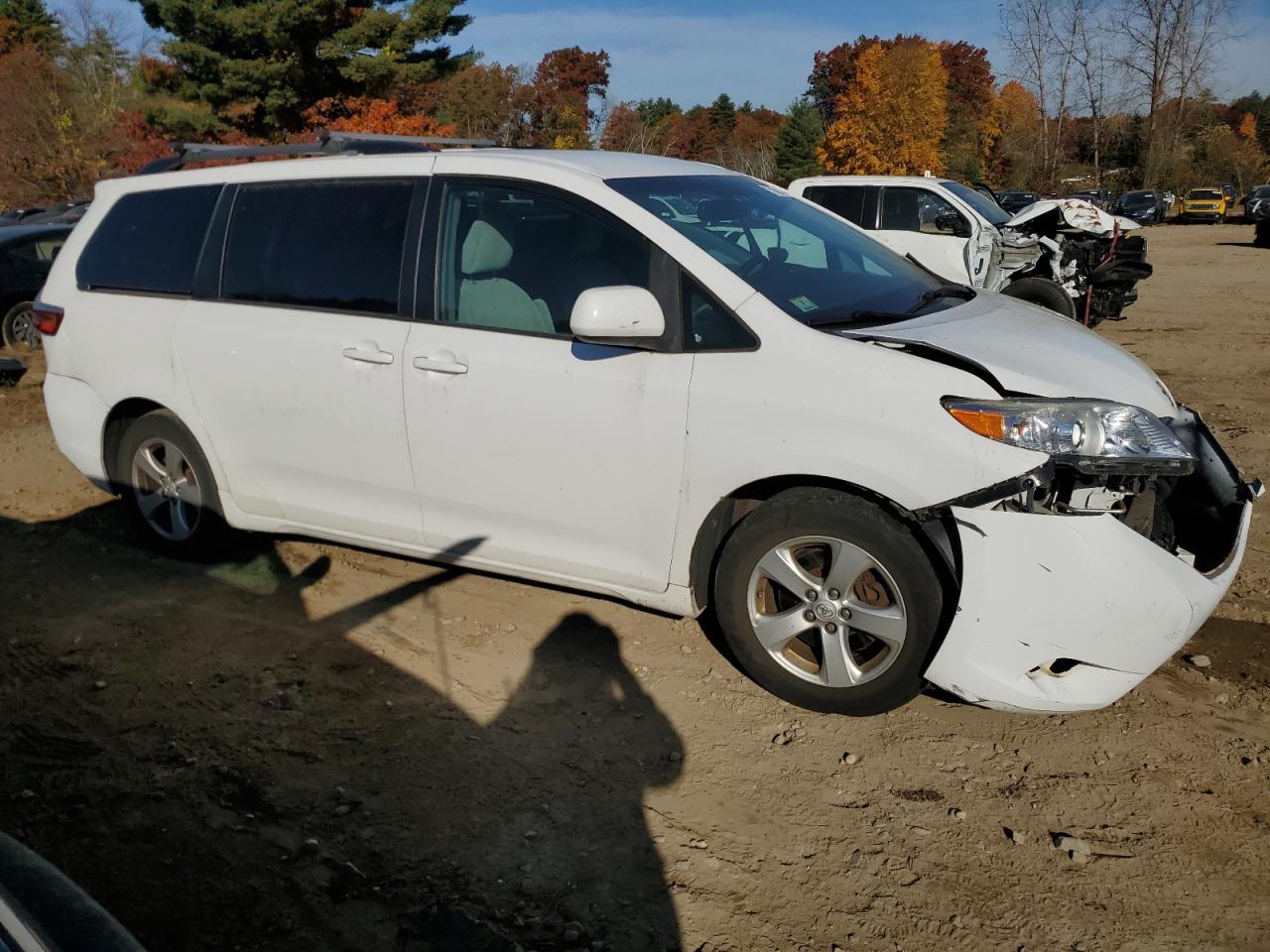 Lot #2942353144 2016 TOYOTA SIENNA LE