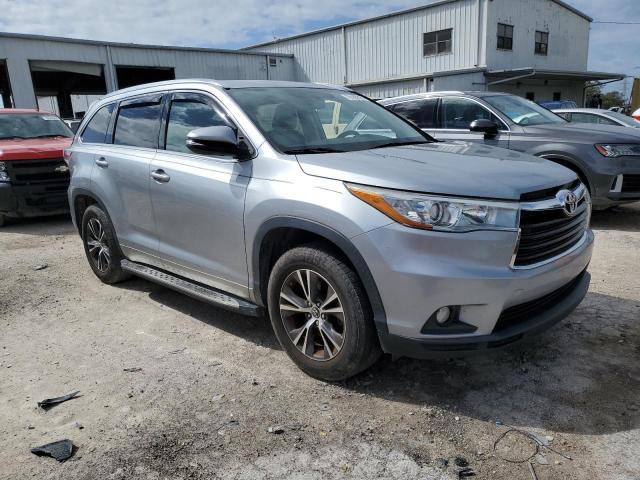 VIN 5TDKKRFH1GS501412 2016 Toyota Highlander, Xle no.4