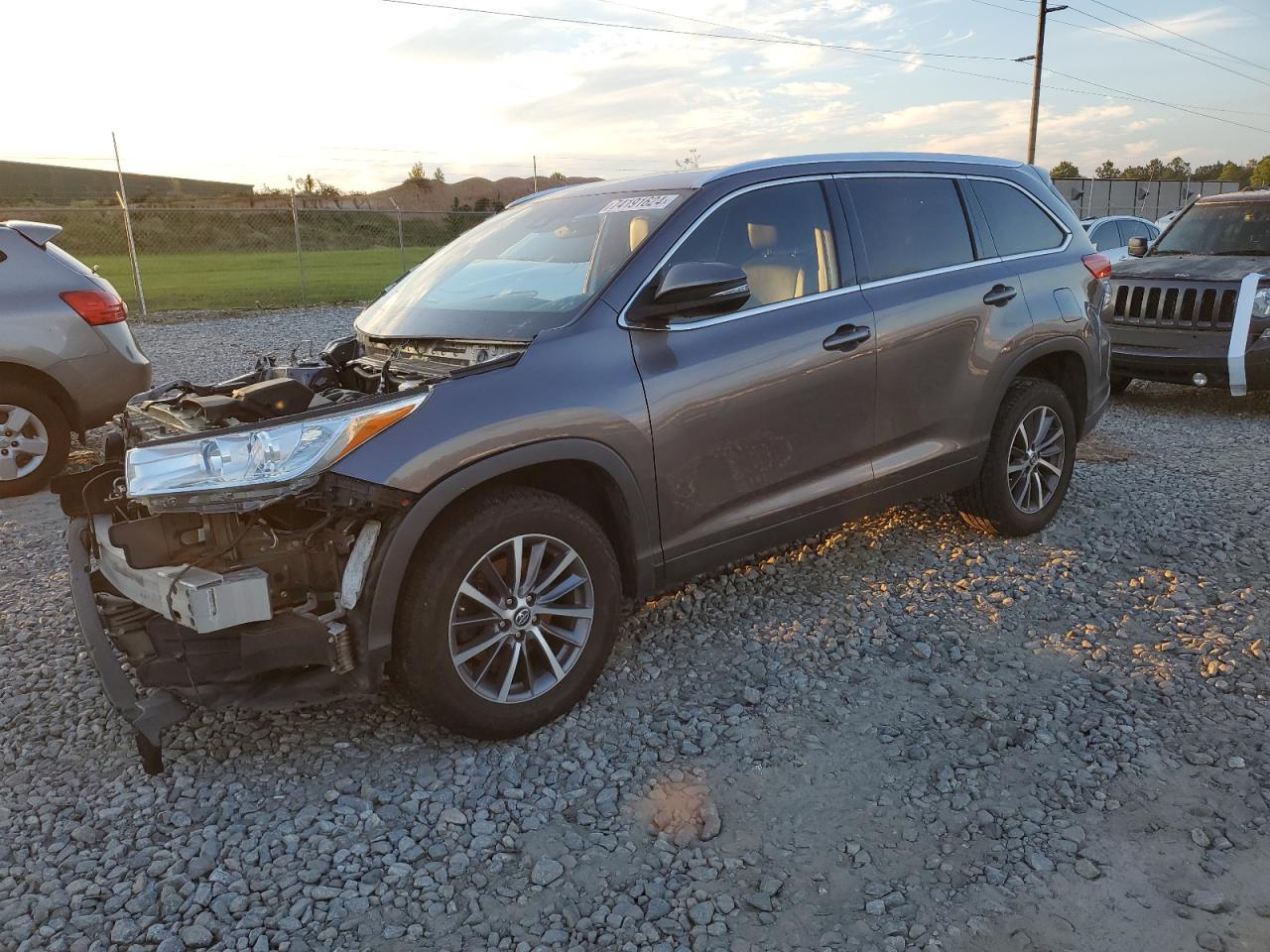 Lot #2952665192 2019 TOYOTA HIGHLANDER