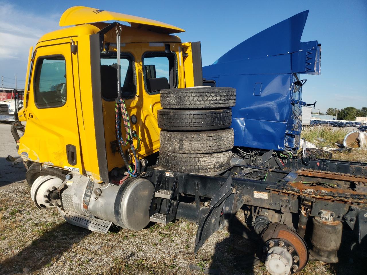 Lot #2938222514 2022 FREIGHTLINER CASCADIA 1