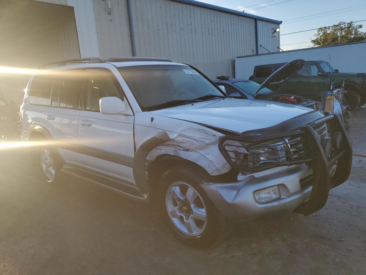 Lot #2979336695 2004 TOYOTA LAND CRUIS