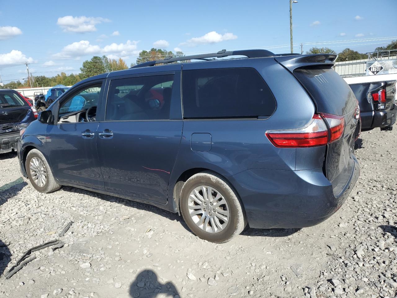 Lot #2953130664 2015 TOYOTA SIENNA XLE