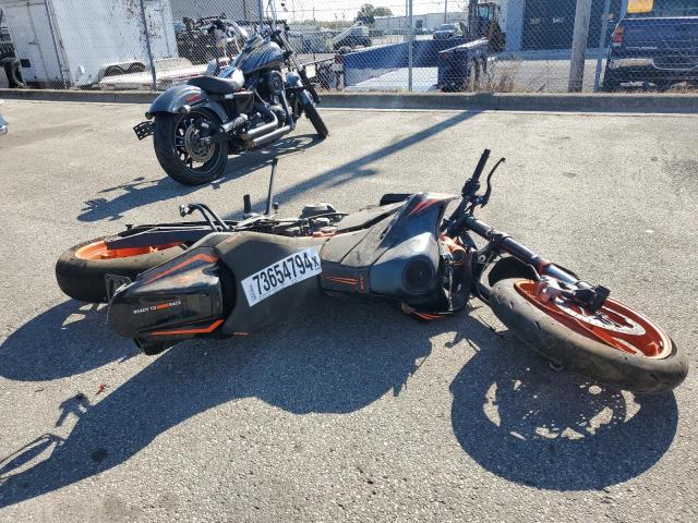 KTM 890 DUKE R