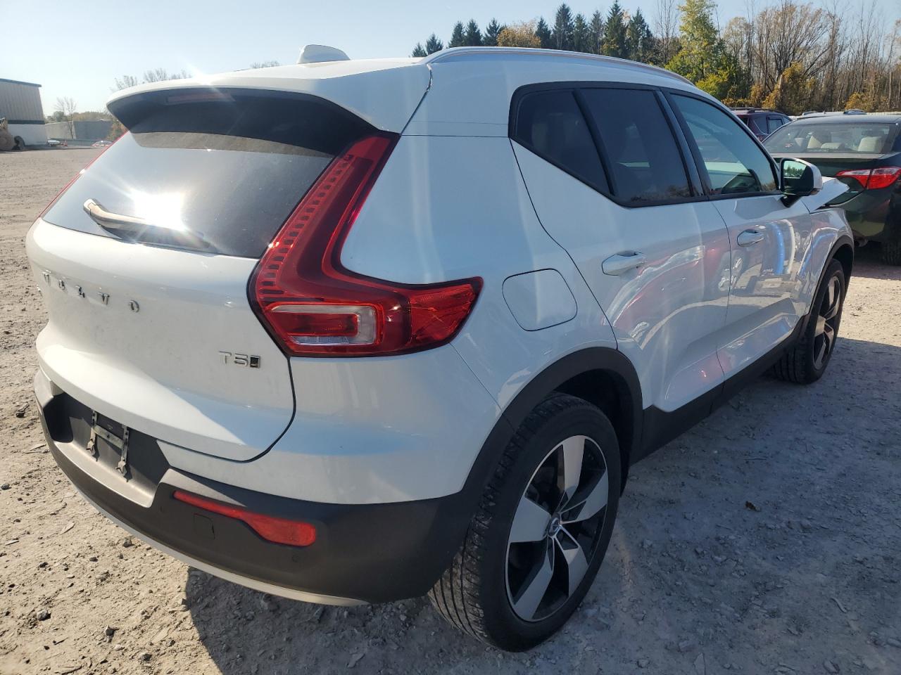 Lot #2979341589 2020 VOLVO XC40 T5 MO