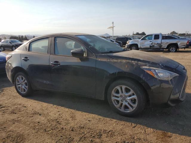 VIN 3MYDLBYV2JY314875 2018 Toyota Yaris no.4