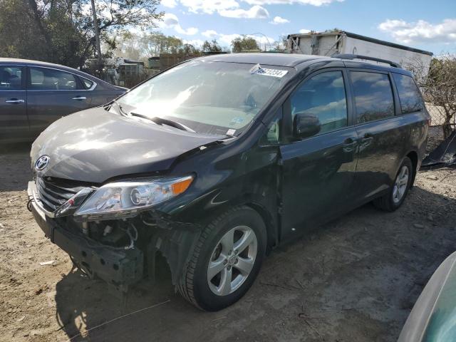 VIN 5TDKK3DC0GS707065 2016 Toyota Sienna, LE no.1