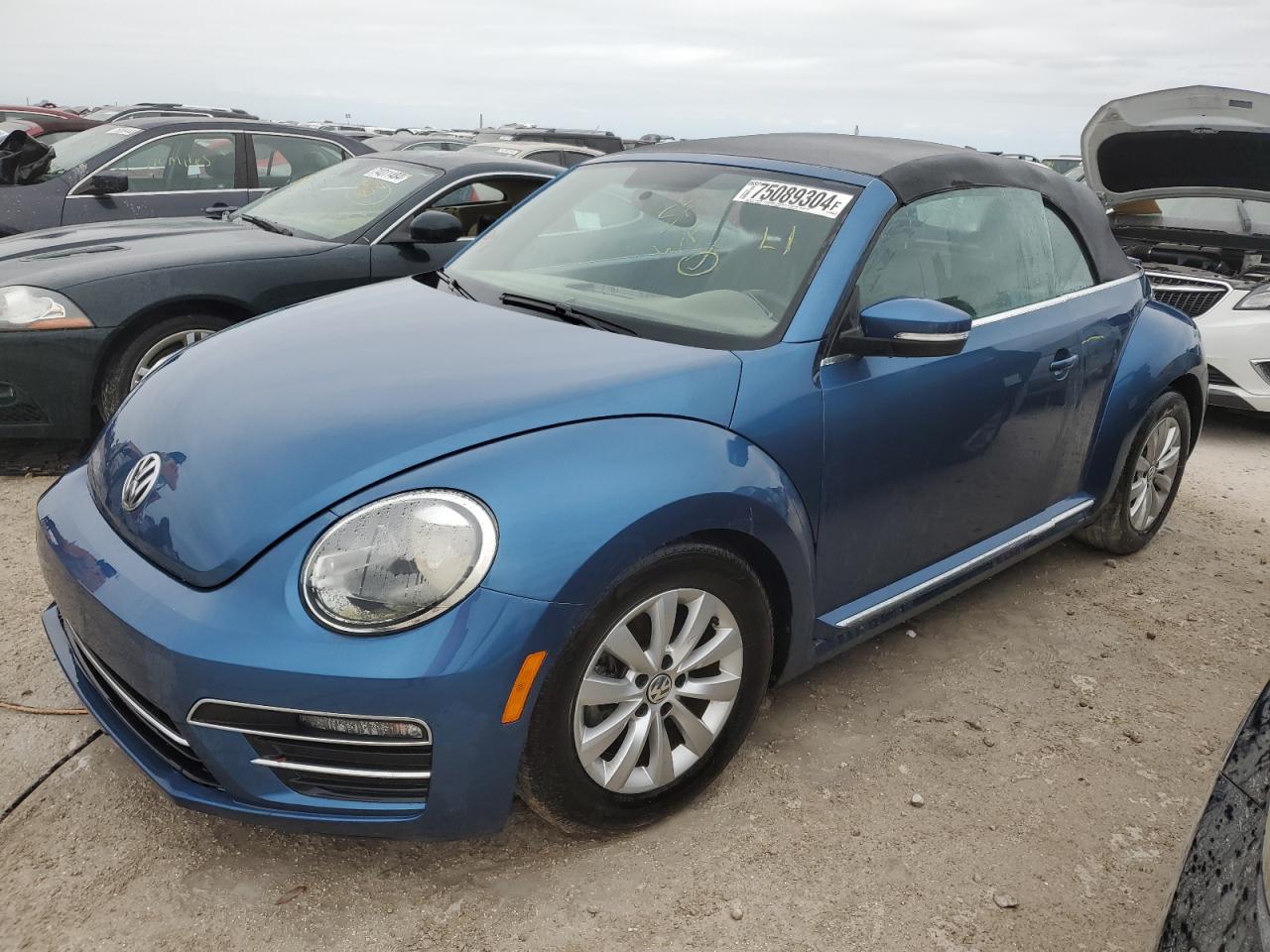 Lot #2937887900 2019 VOLKSWAGEN BEETLE S