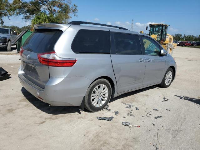 VIN 5TDYZ3DC9HS797176 2017 Toyota Sienna, Xle no.3