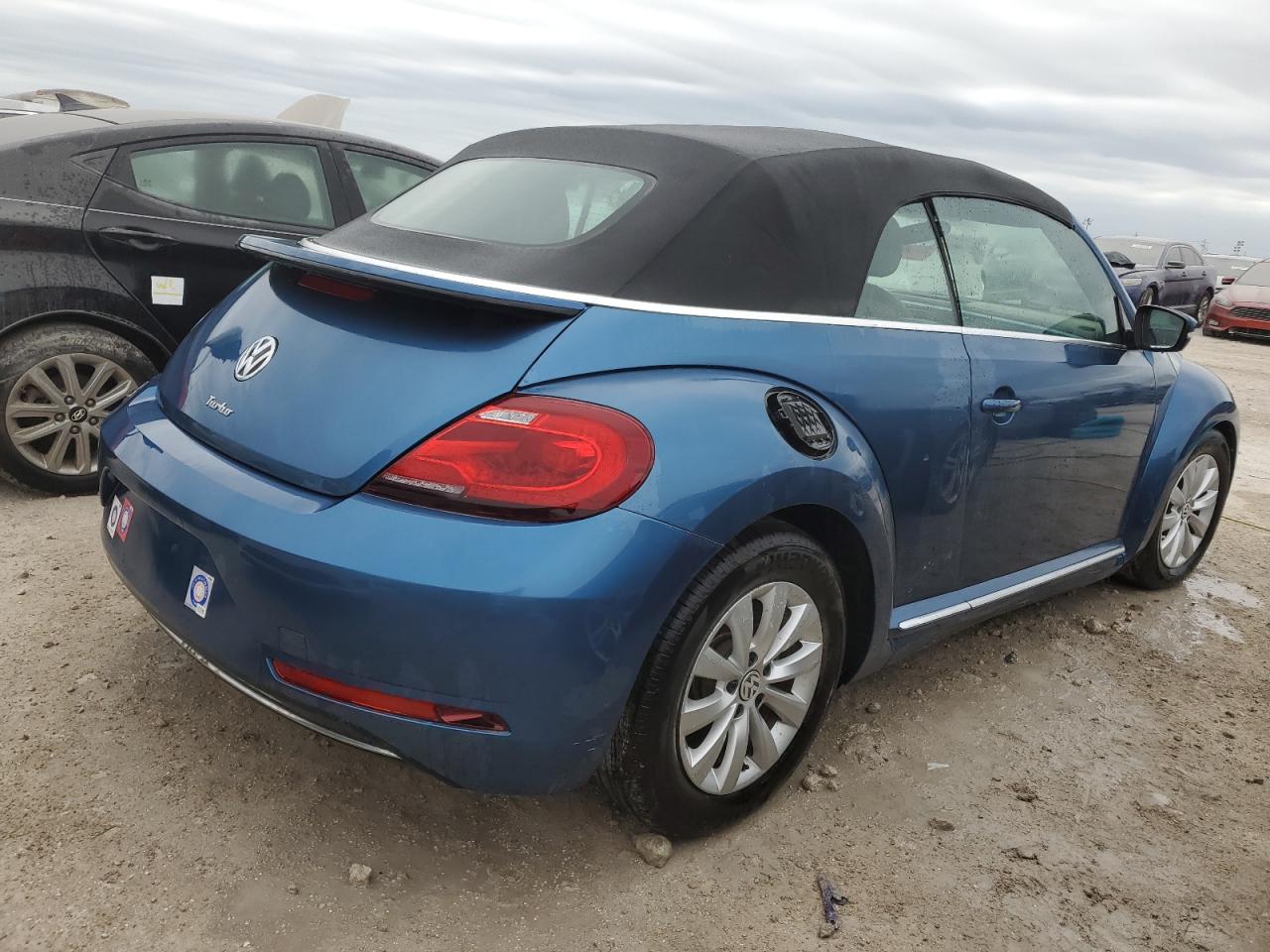 Lot #2937887900 2019 VOLKSWAGEN BEETLE S