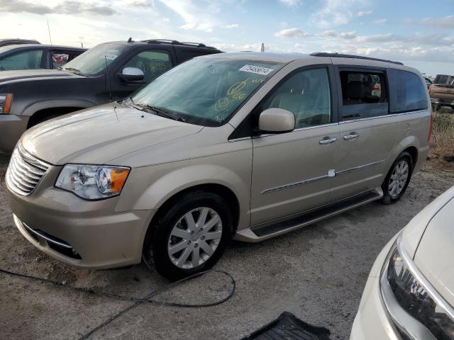 VIN 2C4RC1BGXFR752740 2015 Chrysler Town and Countr... no.1