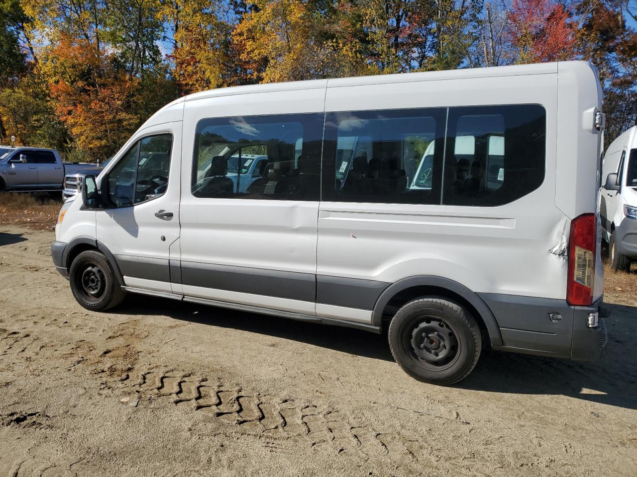 Lot #2909142343 2017 FORD TRANSIT T-