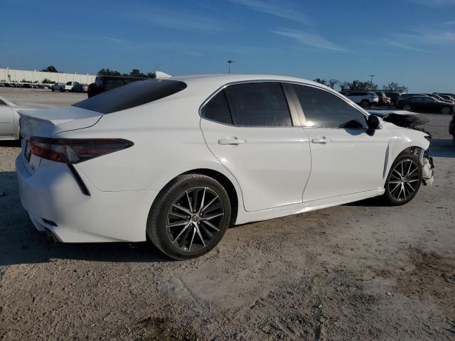 VIN 4T1G11AK5NU710735 2022 Toyota Camry, SE no.3