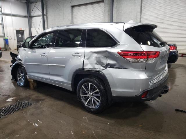 VIN 5TDJZRFH1HS518252 2017 Toyota Highlander, SE no.2