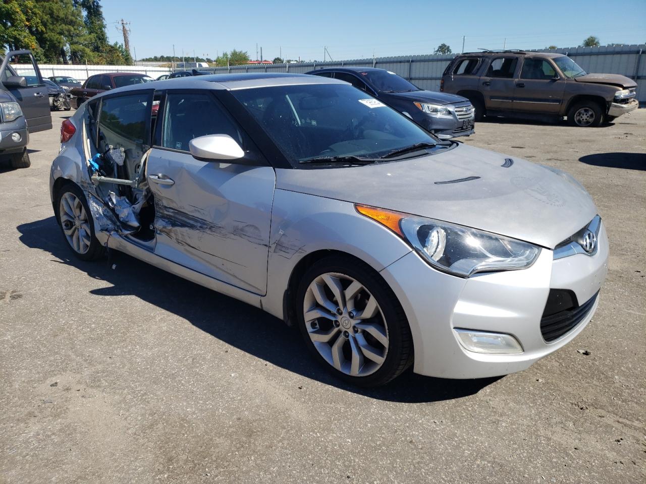 Lot #2912038661 2013 HYUNDAI VELOSTER