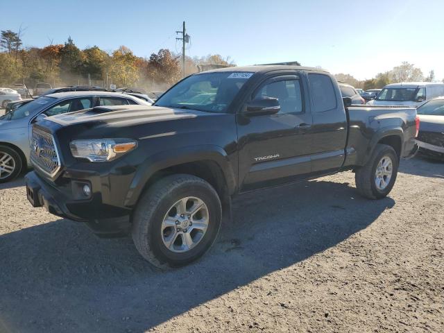 VIN 5TFSZ5AN8HX069463 2017 Toyota Tacoma, Access Cab no.1