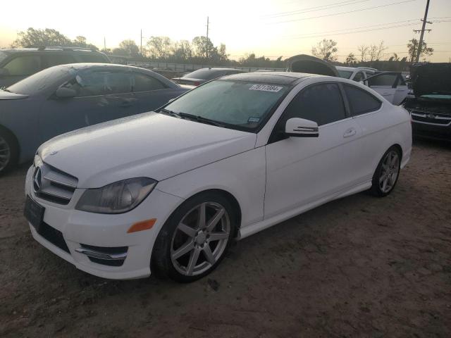 VIN WDDGJ4HBXDG060654 2013 MERCEDES-BENZ C-CLASS no.1