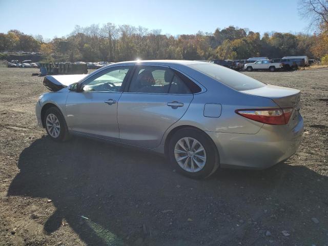 VIN 4T4BF1FK1FR500404 2015 Toyota Camry, LE no.2