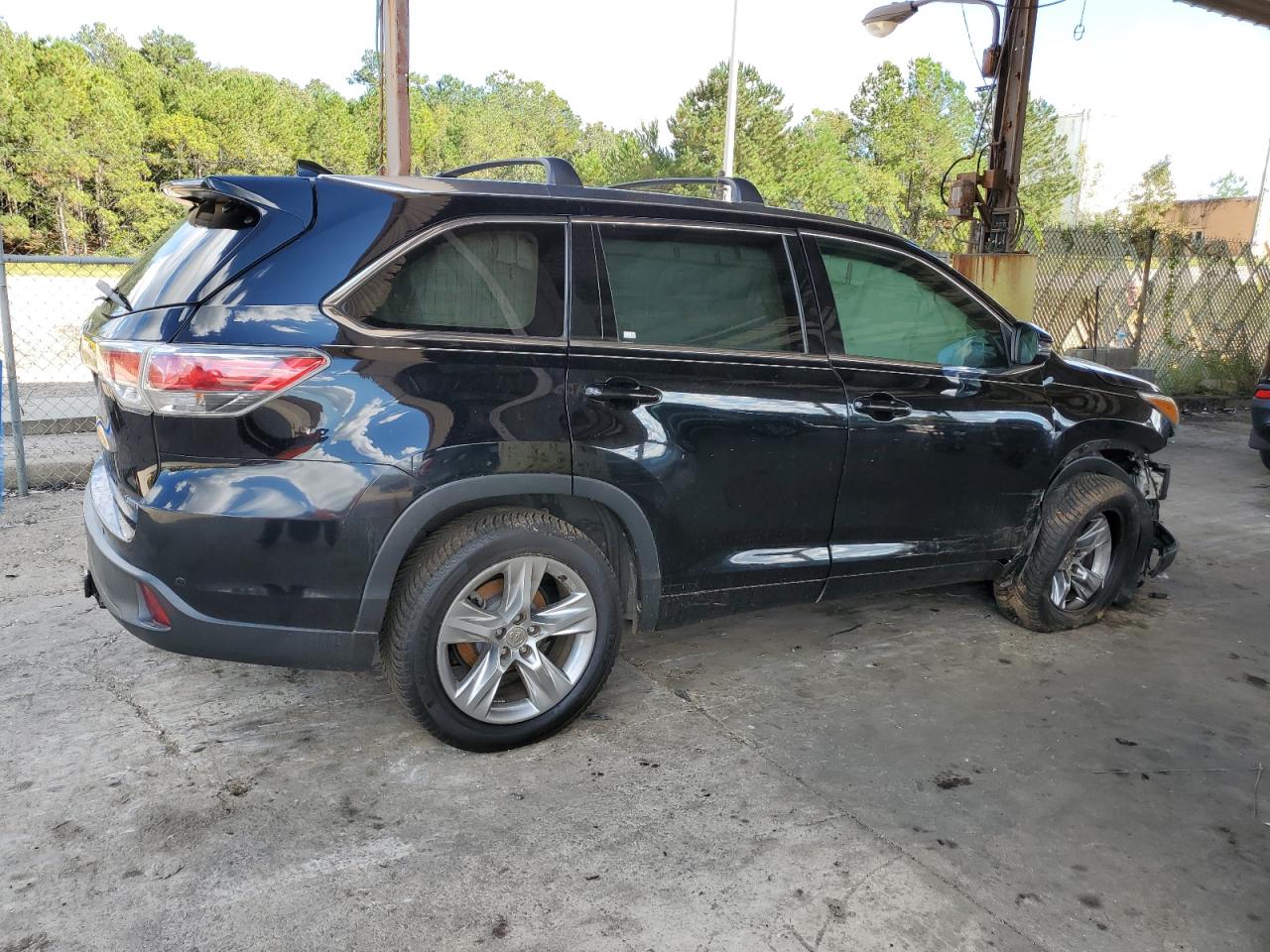 Lot #2989177774 2015 TOYOTA HIGHLANDER