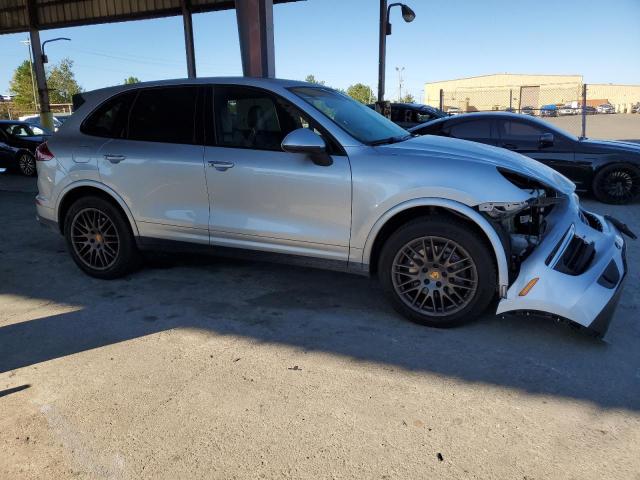 VIN WP1AA2A21HKA87077 2017 PORSCHE CAYENNE no.4