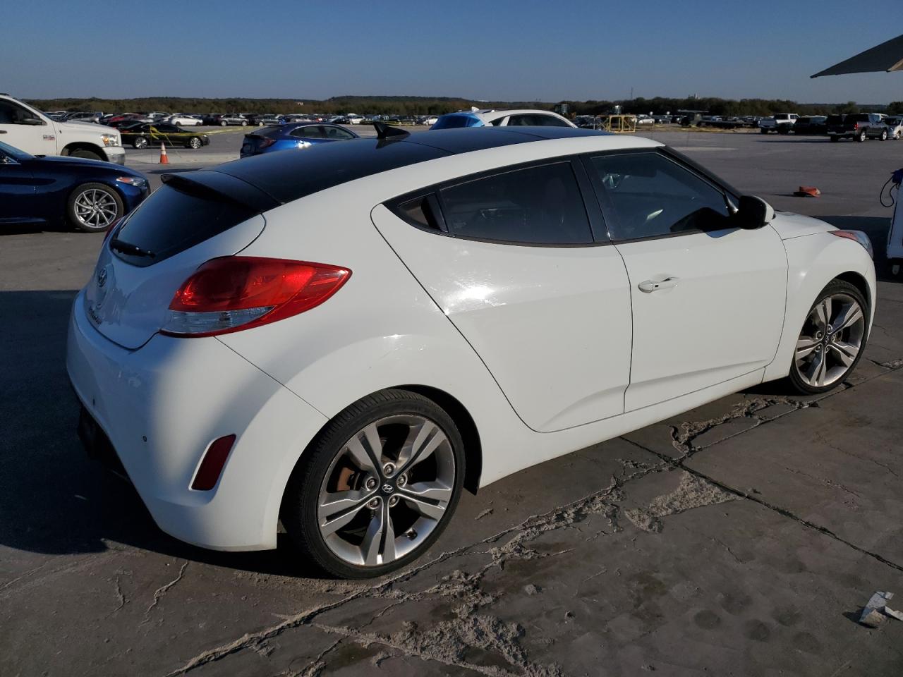 Lot #2955231479 2013 HYUNDAI VELOSTER