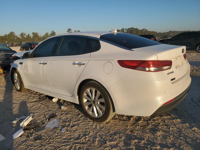 KIA OPTIMA EX 2018 white  gas 5XXGU4L30JG262309 photo #3