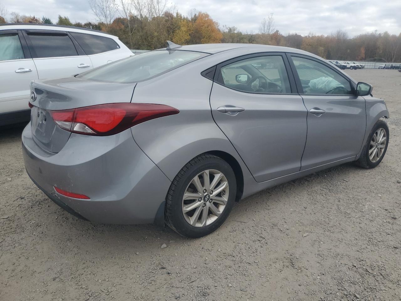 Lot #2960233448 2015 HYUNDAI ELANTRA SE