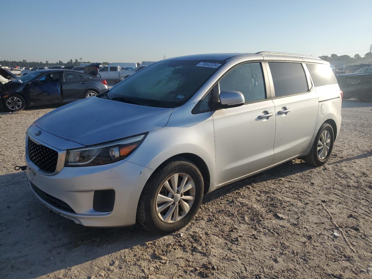 KIA SEDONA LX 2016 silver  gas KNDMB5C14G6131873 photo #1