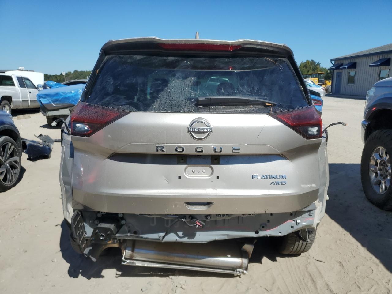 NISSAN ROGUE PLATINUM