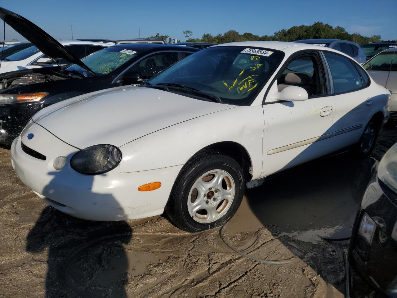 FORD TAURUS GL 1996 white  gas 1FALP52U6TA175539 photo #1