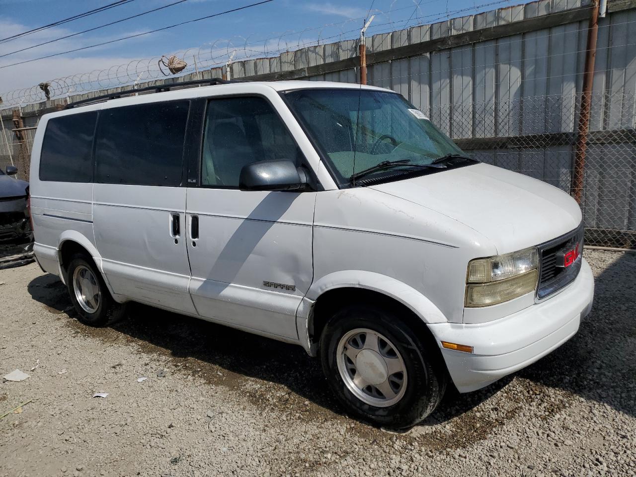 Lot #2991178098 1998 GMC SAFARI XT