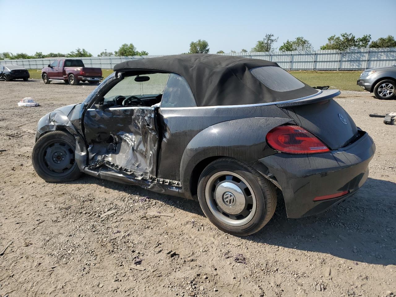 Lot #2991769190 2015 VOLKSWAGEN BEETLE 1.8