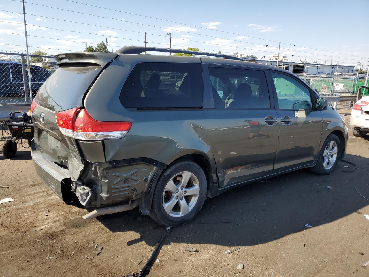 Lot #2940969592 2013 TOYOTA SIENNA LE