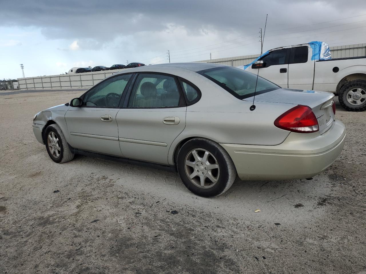 Lot #2979446679 2006 FORD TAURUS SEL