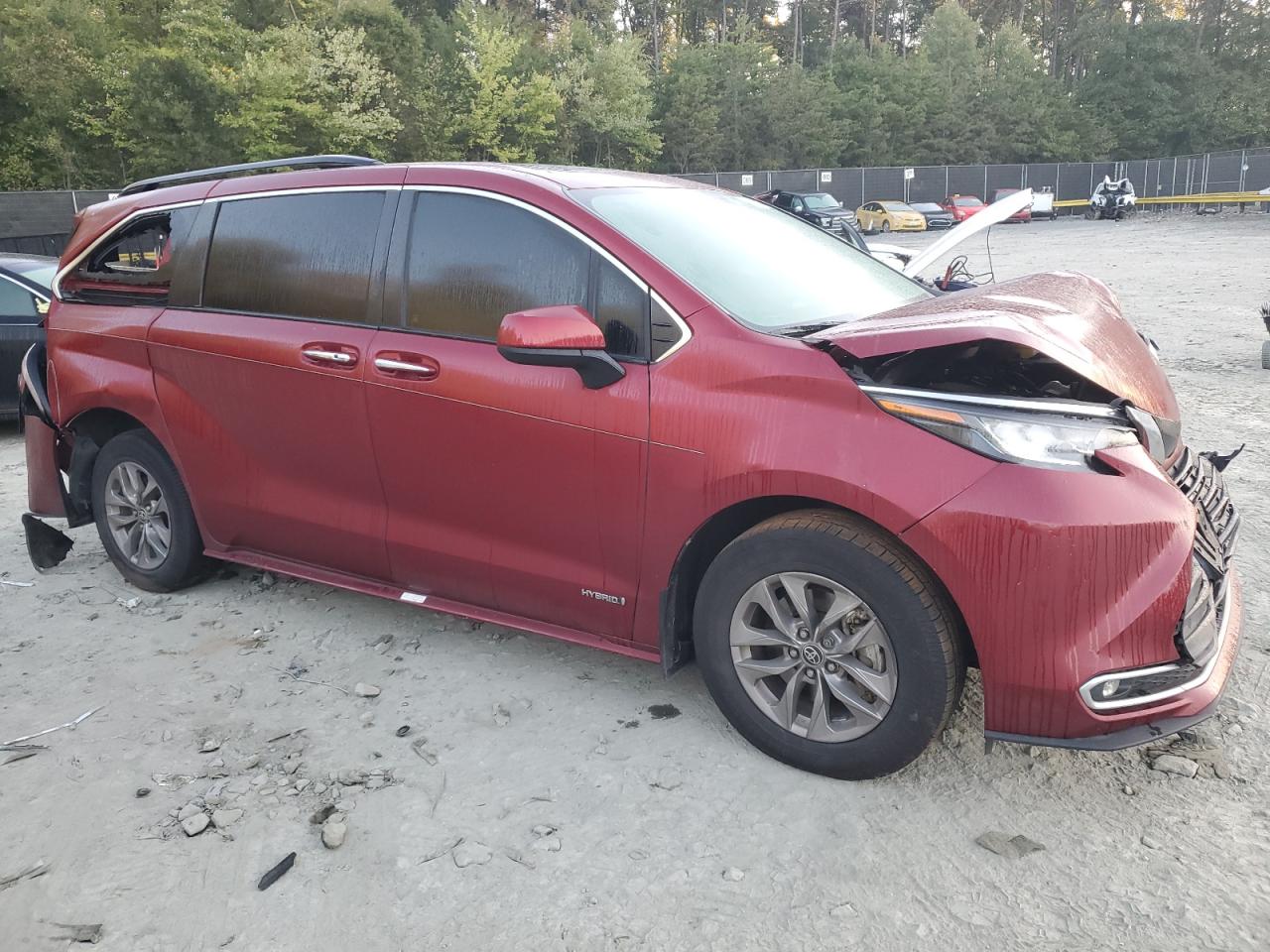 Lot #2962484030 2021 TOYOTA SIENNA XLE