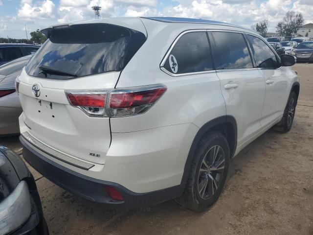 VIN 5TDKKRFH1GS506593 2016 Toyota Highlander, Xle no.3