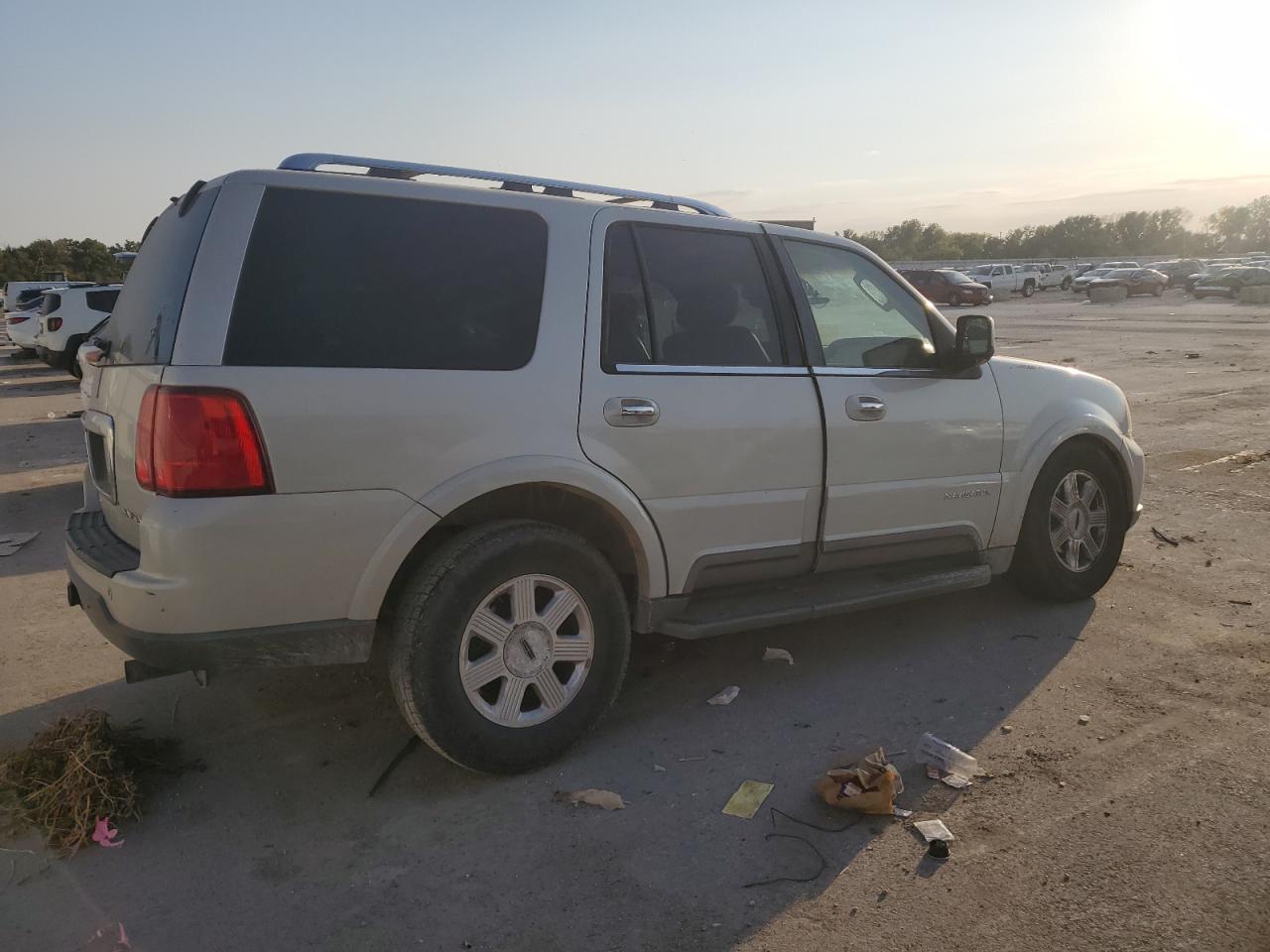 Lot #2921841993 2004 LINCOLN NAVIGATOR