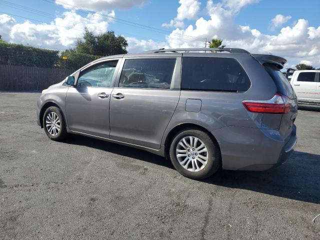 TOYOTA SIENNA XLE 2017 gray  gas 5TDYZ3DC7HS840509 photo #3