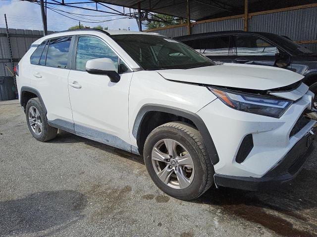 VIN 2T3P1RFV6NW299175 2022 Toyota RAV4, Xle no.4