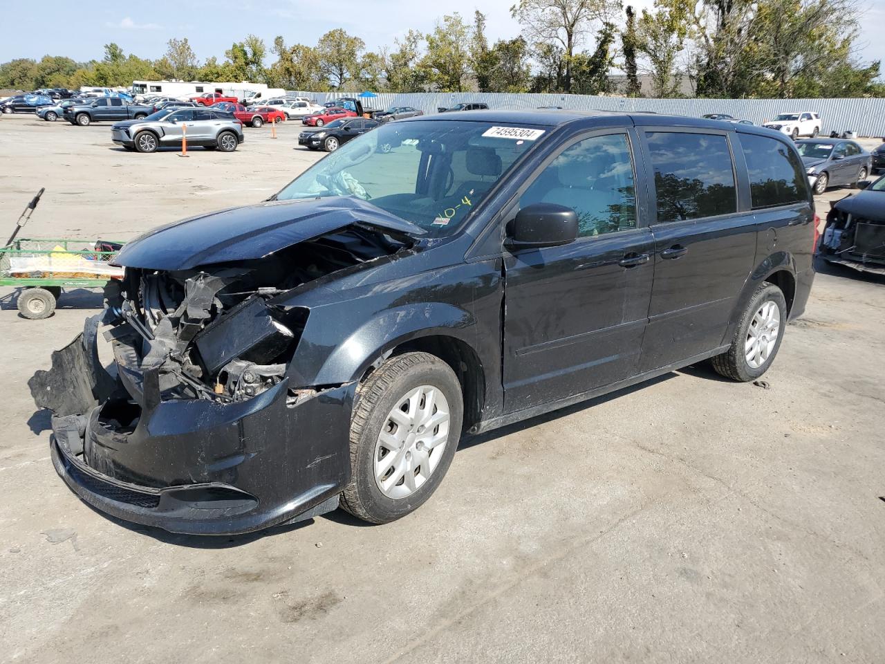 Lot #2943111381 2015 DODGE GRAND CARA