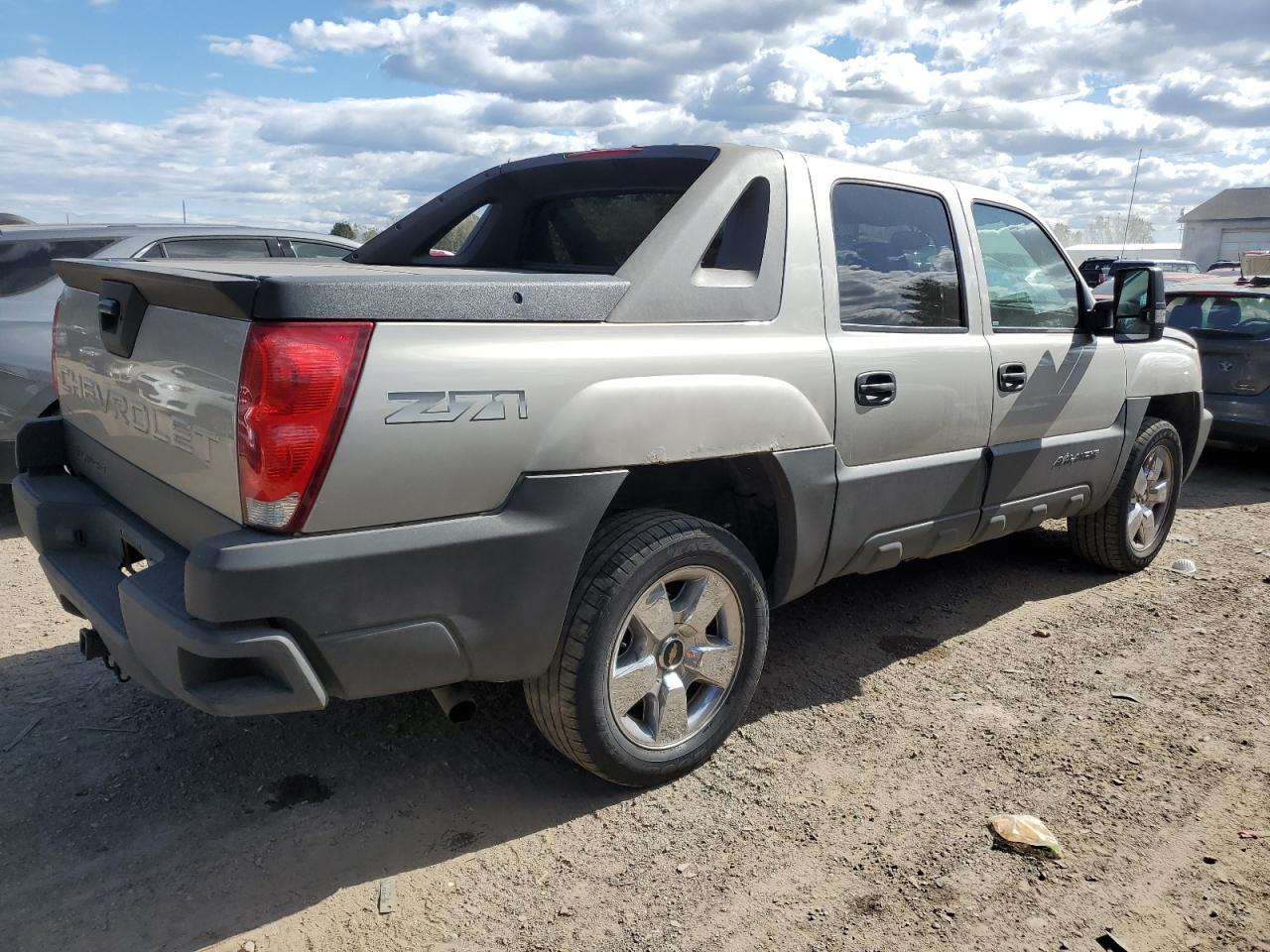 CHEVROLET AVALANCHE 2005 silver  flexible fuel 3GNEK12Z55G218821 photo #4