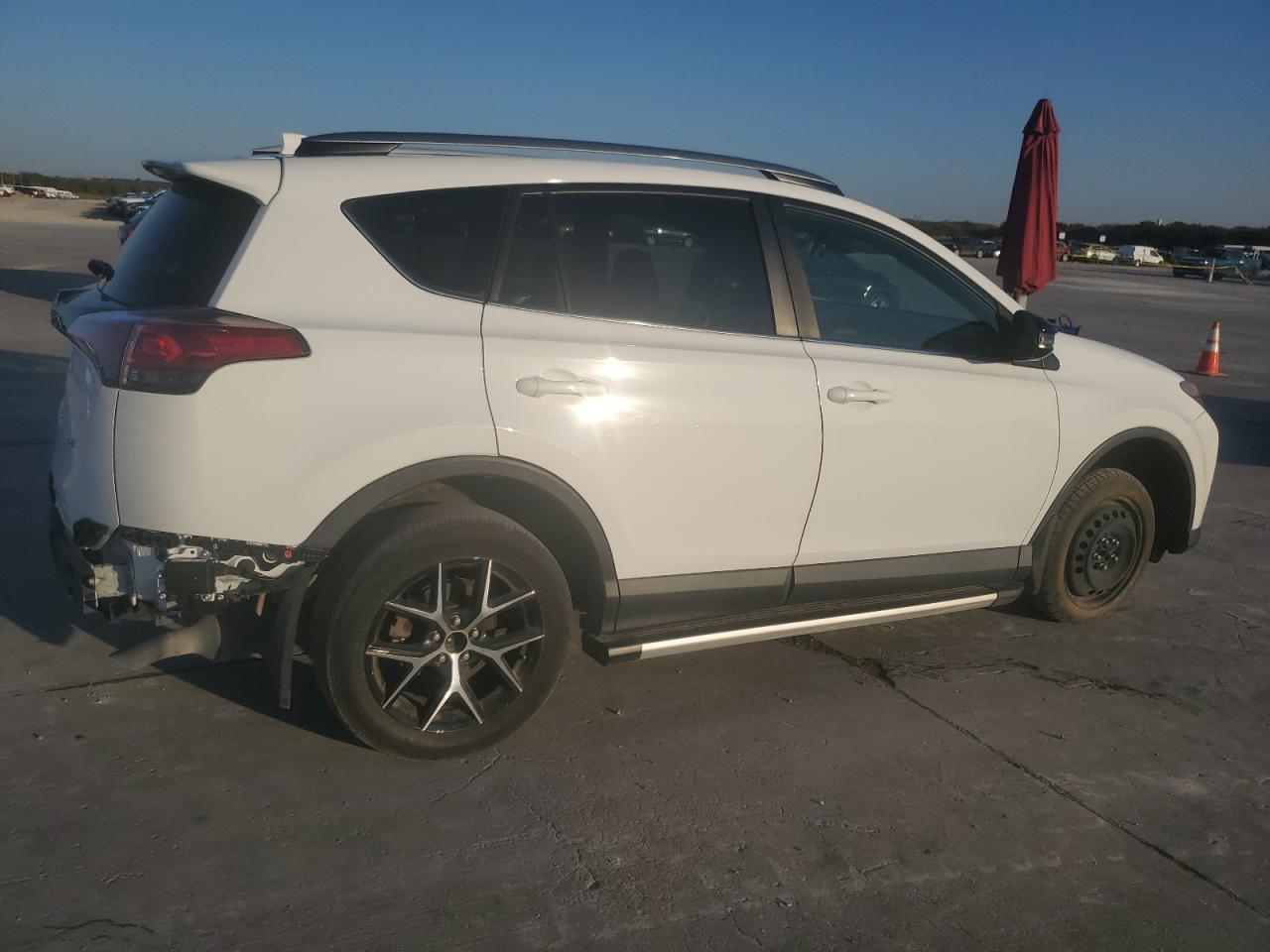 Lot #2962252992 2017 TOYOTA RAV4 SE