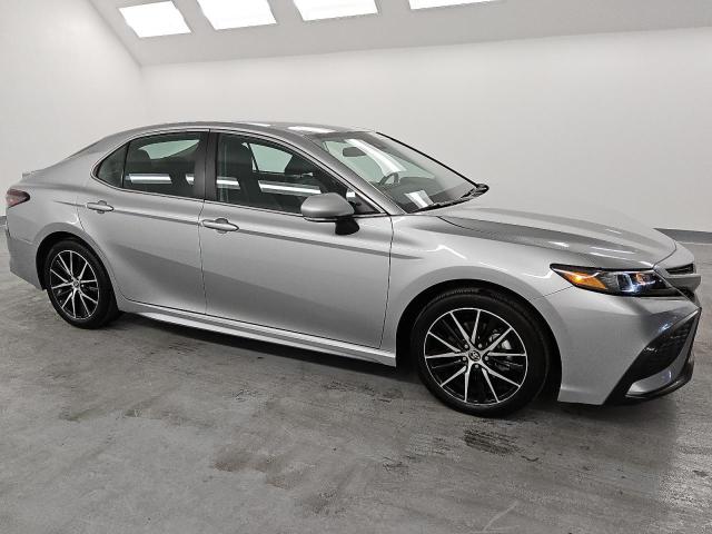 Vin: 4t1g11ak6ru249261, lot: 78459054, toyota camry se night shade 20244
