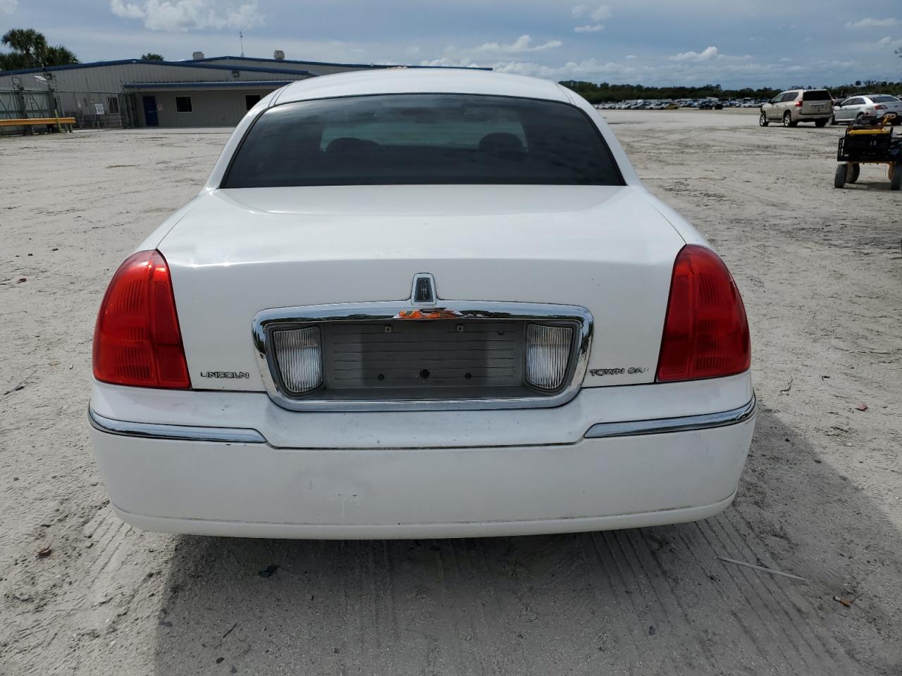 Lot #2939958019 2006 LINCOLN TOWN CAR S