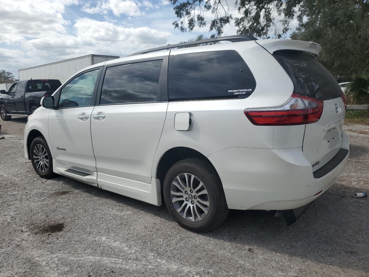 Lot #2974721142 2020 TOYOTA SIENNA XLE