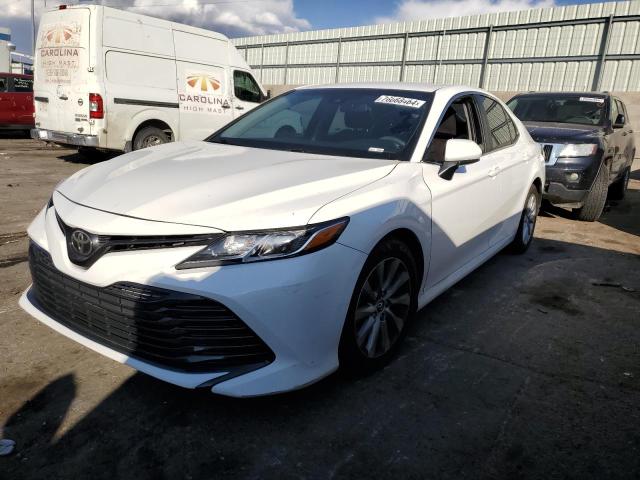 VIN 4T1B11HK7JU140747 2018 TOYOTA CAMRY no.1