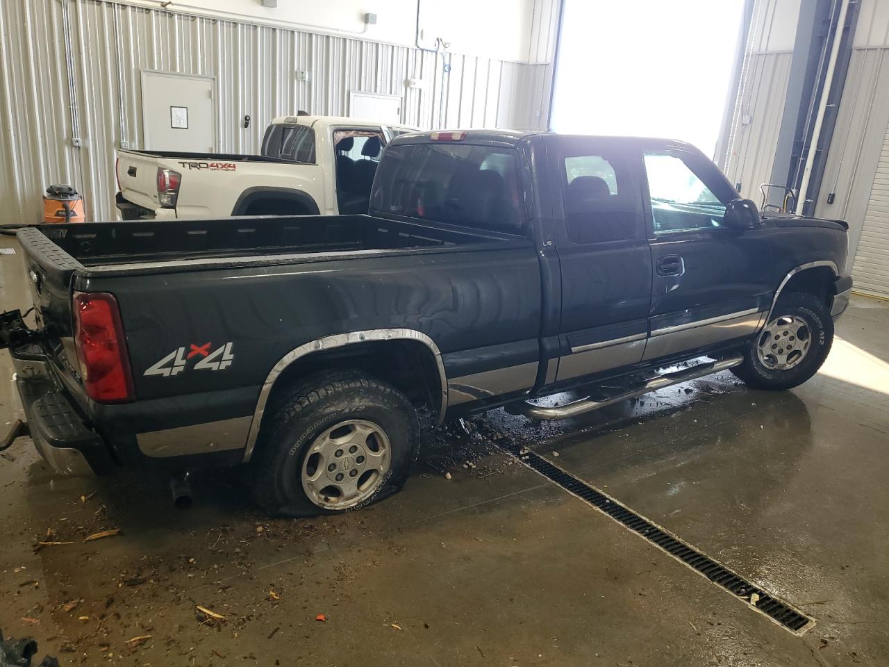 Lot #2981500617 2003 CHEVROLET SILVERADO