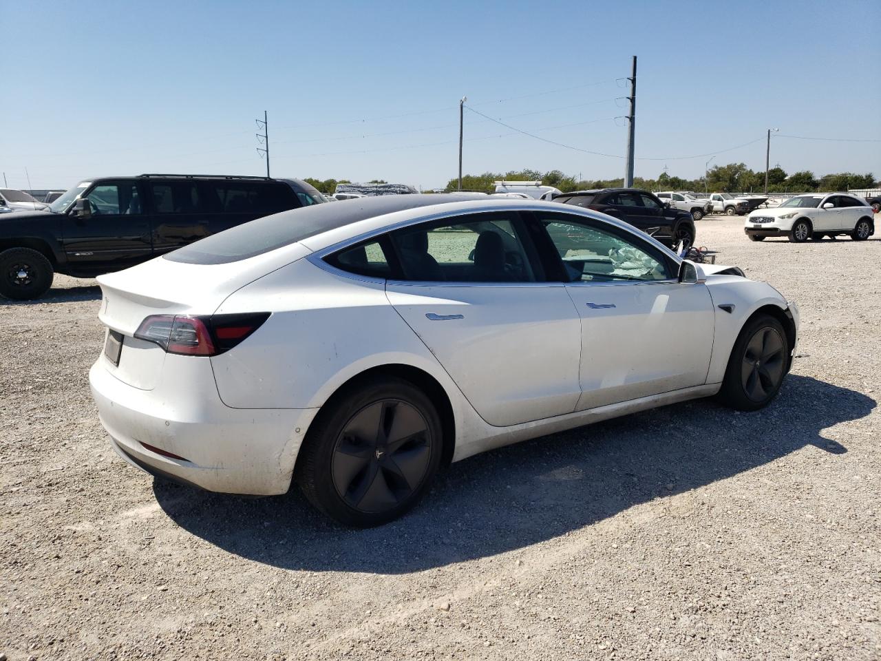 Lot #2994422040 2019 TESLA MODEL 3